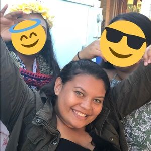 Meet your Posher, Danielle